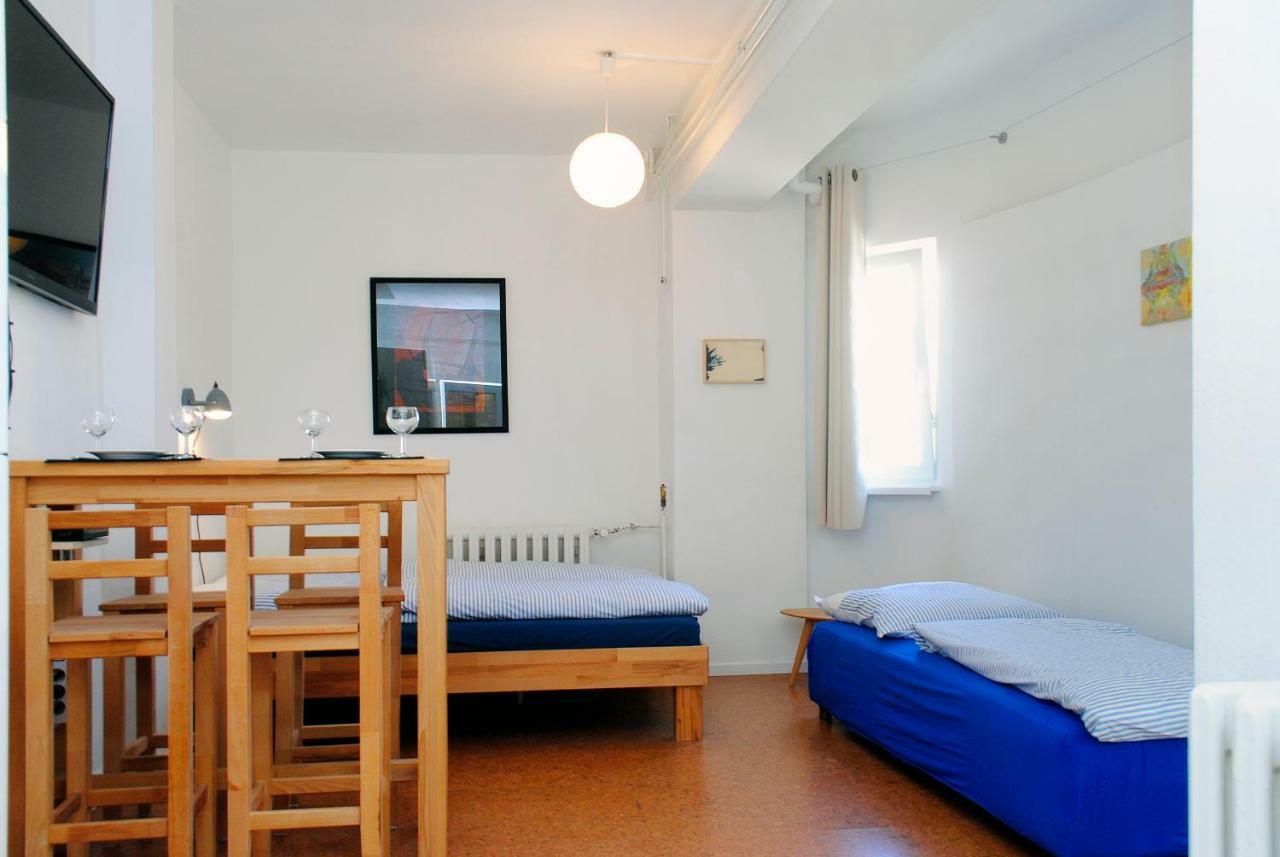 Appartement über dem Kino Toni Berlín Exterior foto